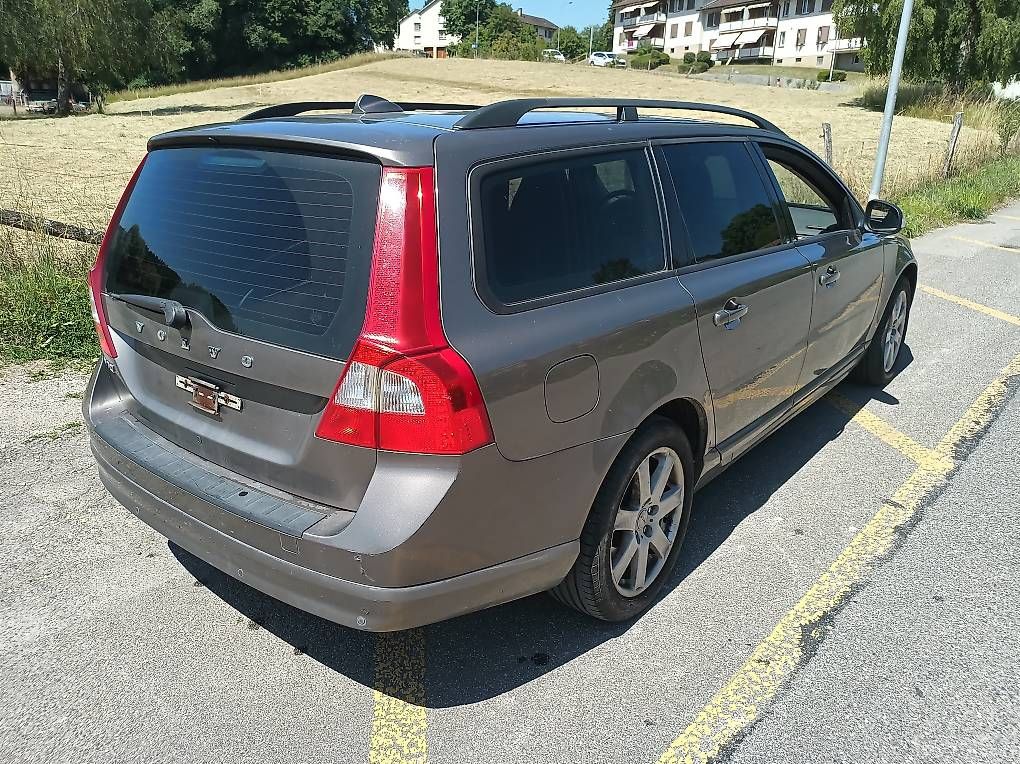 Volvo Autos: Volvo V70 III D5 – Gebraucht aus Biel/Bienne von Deutz6206A 2