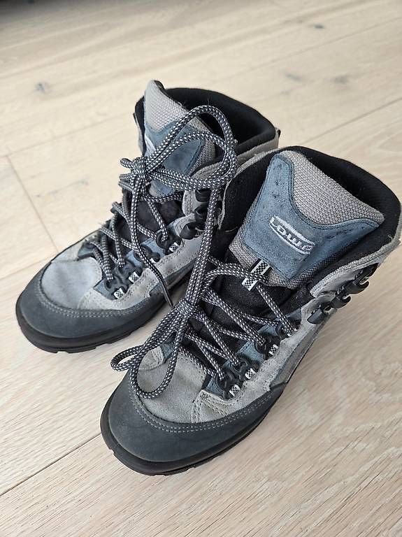 Lowa Chaussures hommes: Wanderschuhe LOWA Grösse 36 1/2 – D'occasion à Bremgarten b. Bern par robert1001