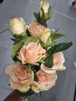 Hochwertige künstliche Blumen: 3 Rosenzweige. Wie lebendig!