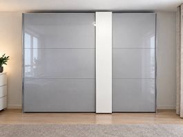 Kleiderschrank 