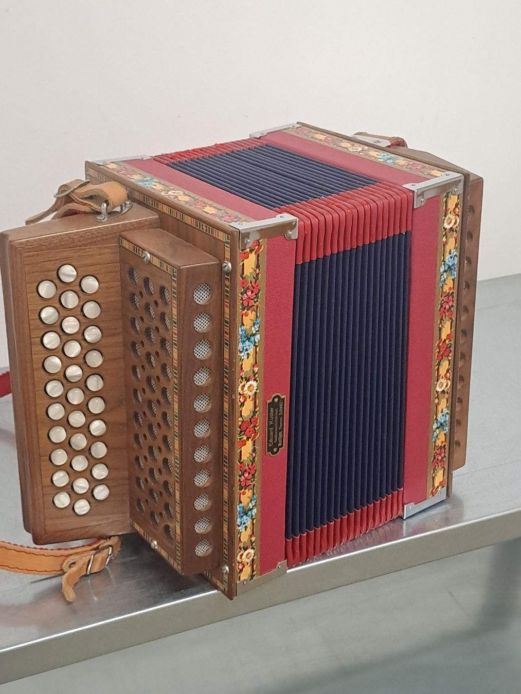 Strumenti musicali: schwyzerorgeli ton B  – Usato da Villeneuve venduto da BibiVintage 1