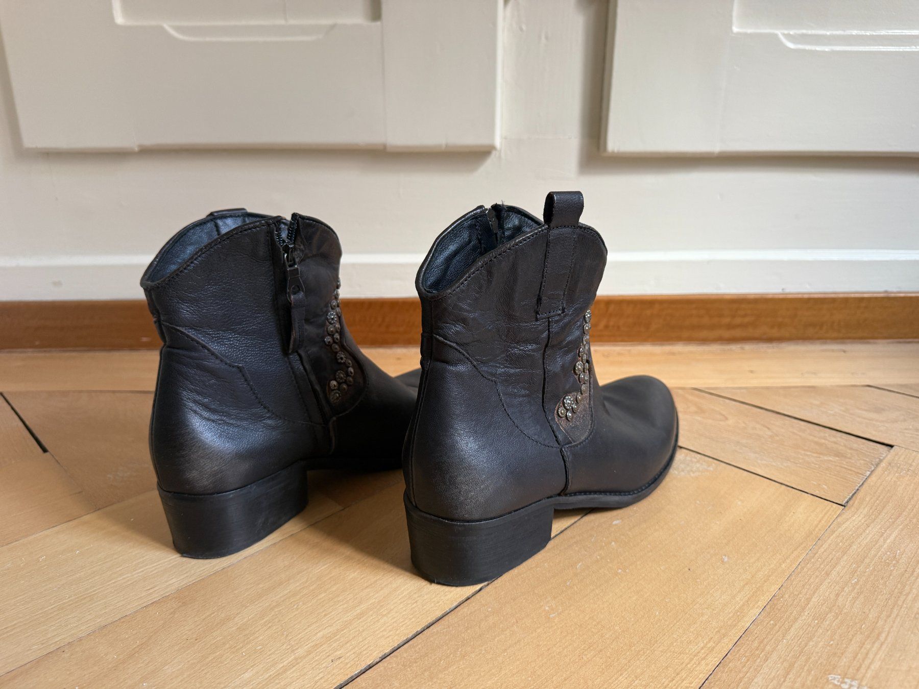 Scarpe da donna: ZOE - Leder Stiefelette schwarz 38 – Usato da Zürich venduto da Diazaio 2