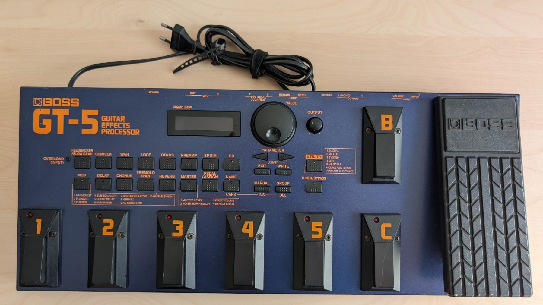 Musikinstrumente: BOSS GT-5 Guitar Effects Prozessor gebraucht – Gebraucht aus Liestal von freetom