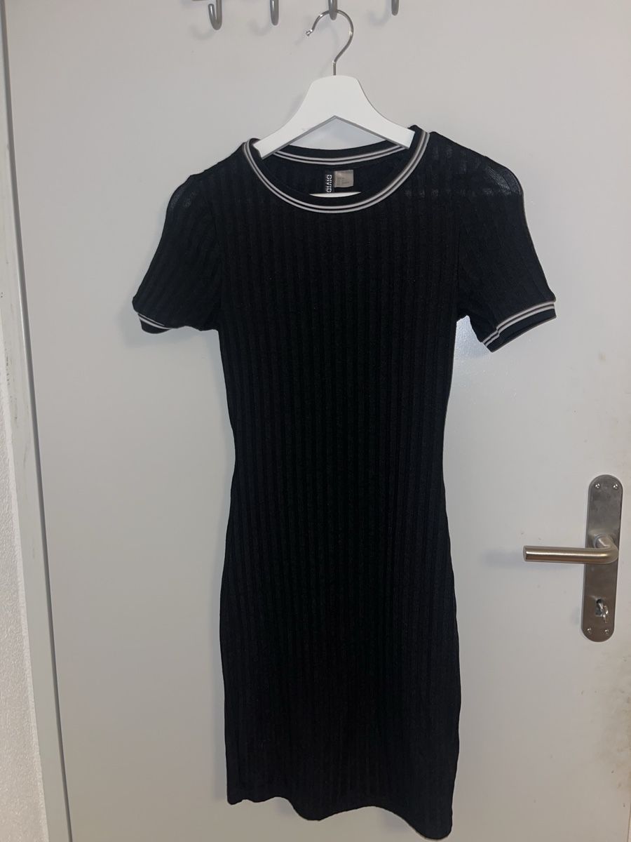 Kleider: Enges schwarzes Kleid  – Gebraucht aus Bern von Zoee.pg