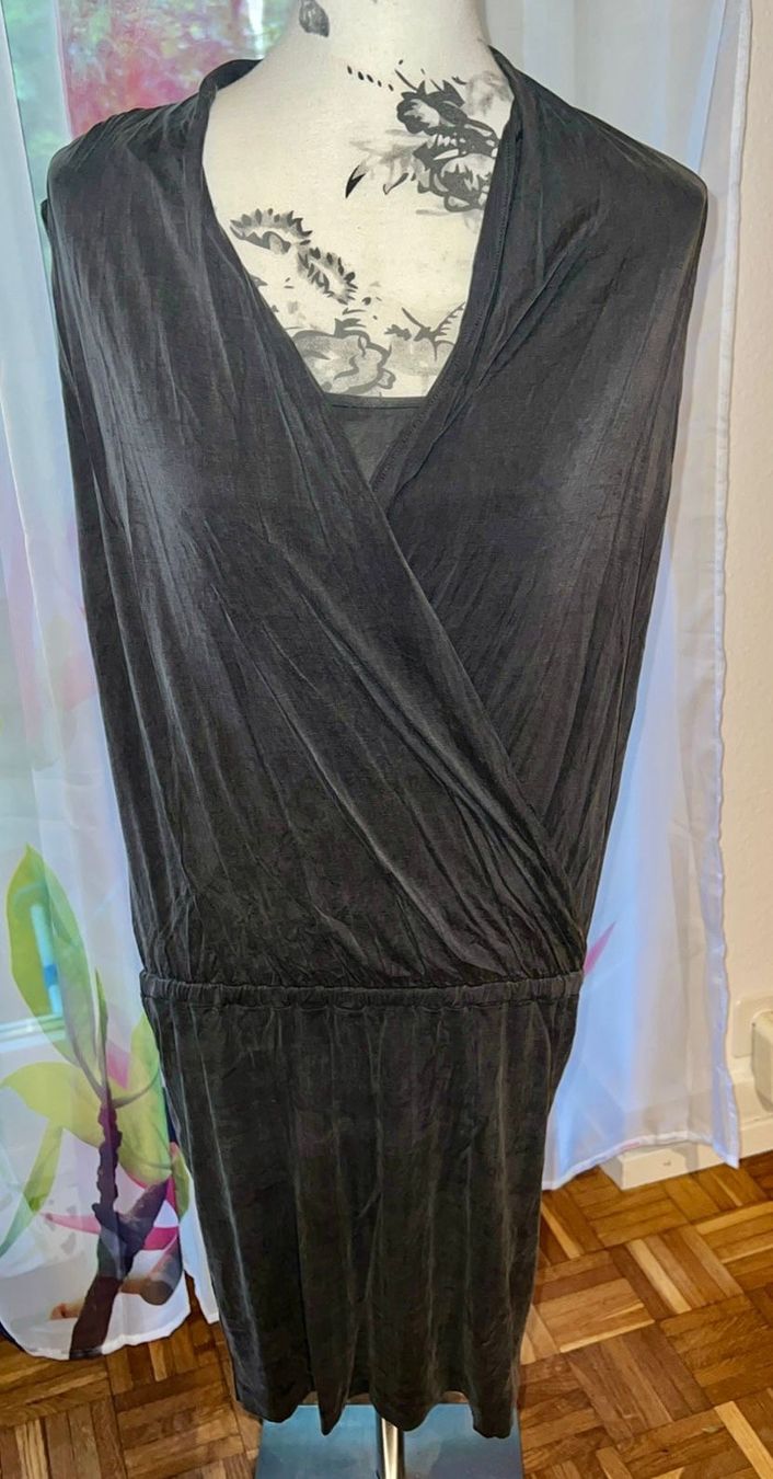 Pepe Jeans Vestiti: Grau/schwarzes Kleid Pepe Jeans Gr. S – Usato da Basel venduto da Tierschutz-Flohmi 4