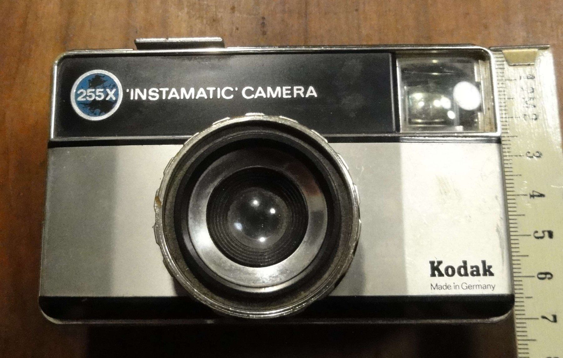 Kodak Kamera: Kamera Kodak Instamatic 255X – Gebraucht aus Wohlen AG von Flusslauf 1