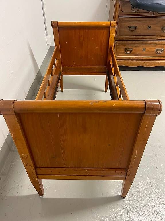 Lits: Biedermeier Babybett – D'occasion à bern par Candelaria48 2