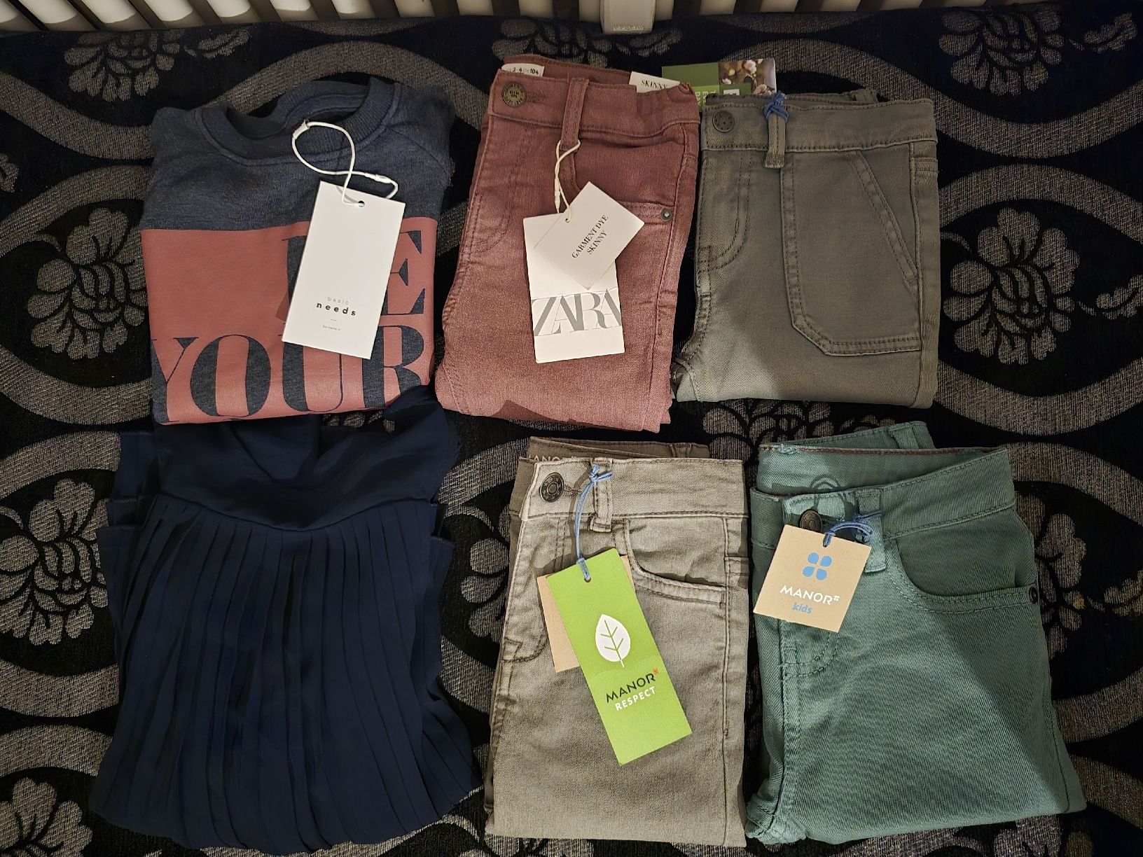 Manor Kleiderpakete & -sets: Kleiderpaket – Neu und originalverpackt aus Basel von zaa_7ft5 1