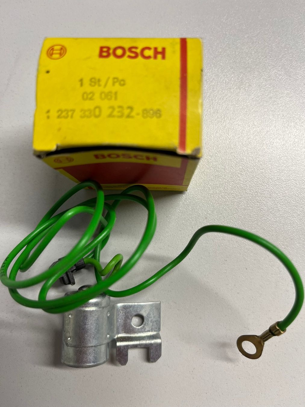 Bosch Tutti pezzi di ricambio auto: Bosch Kondensator Zündung für Oldtimer diverse – Nuovo e nell'imballaggio originale da Münchwilen TG venduto da flamme02 1