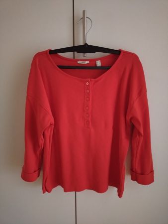 Rotes Shirt