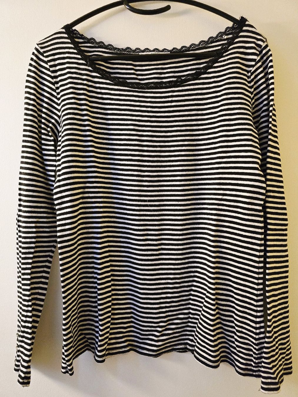Esprit Maglioni & Felpe: Pull Esprit EDC rayé noir/blanc L – Usato da La Neuveville venduto da Diamise