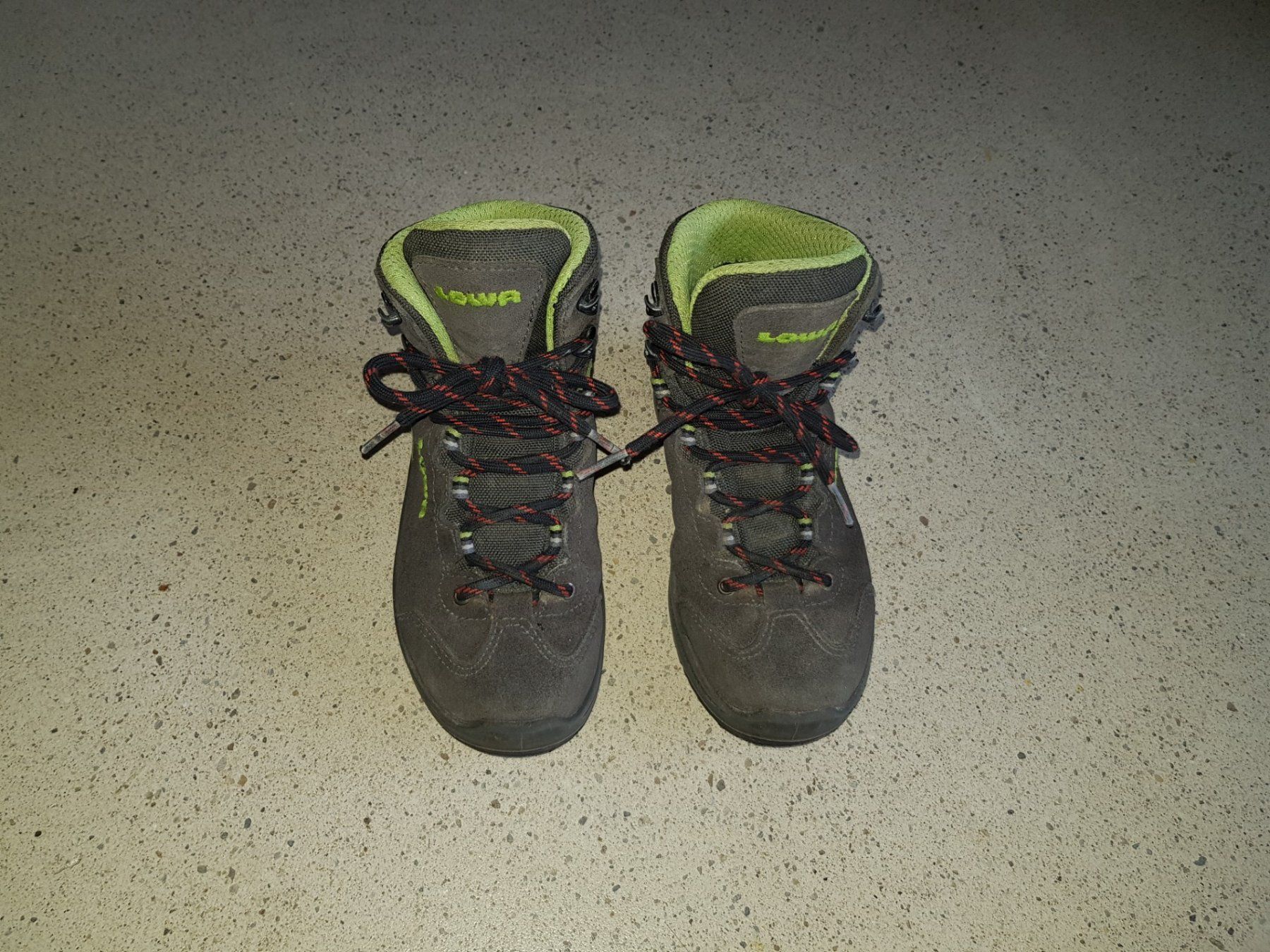 Lowa Scarpe per ragazzi: Lowa Ledro GTX Wanderschuh Grösse 30 – Usato da Basel venduto da fafa68 1