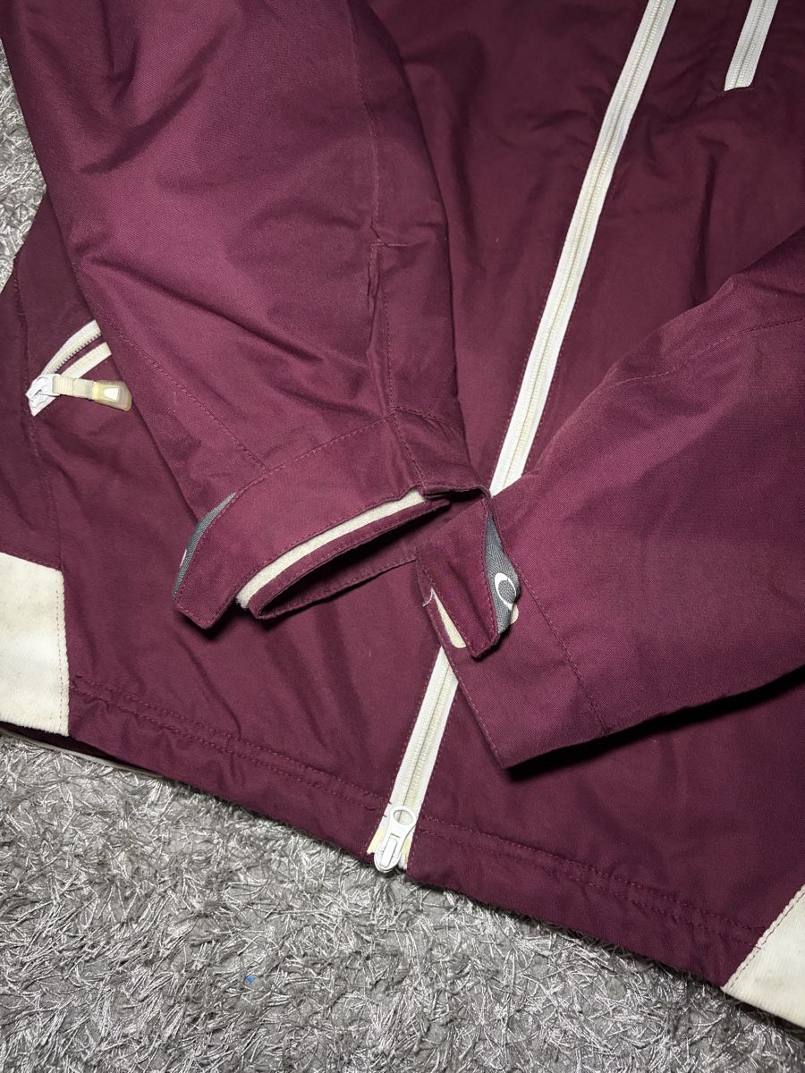Oakley Vestes: Oakley Ski Jacket Maroon Size M – D'occasion à Brislach par edu_t6pq 4