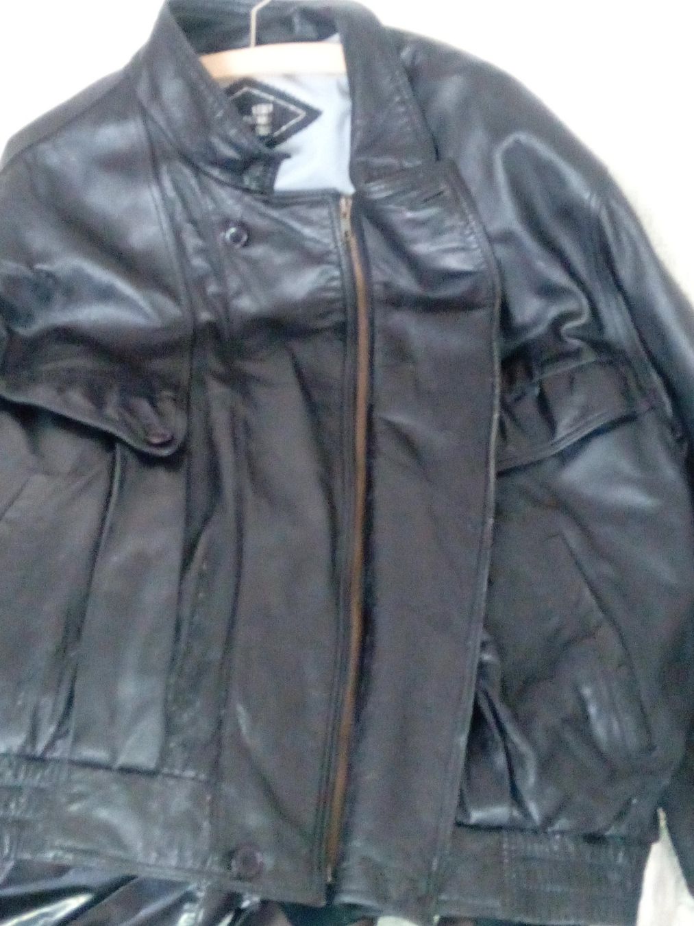 Giacche: Schwarze Lederjacke Grösse 52 – Usato da Zürich venduto da Mitzi6 3