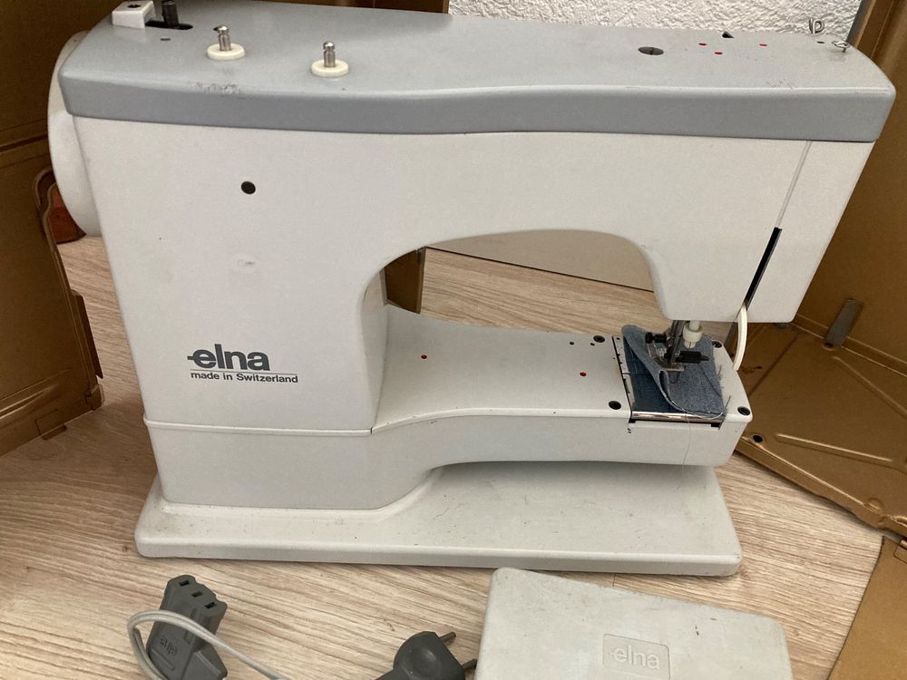 Ältere Nähmaschine von Elna Made in Switzerland Kaufen auf Ricardo