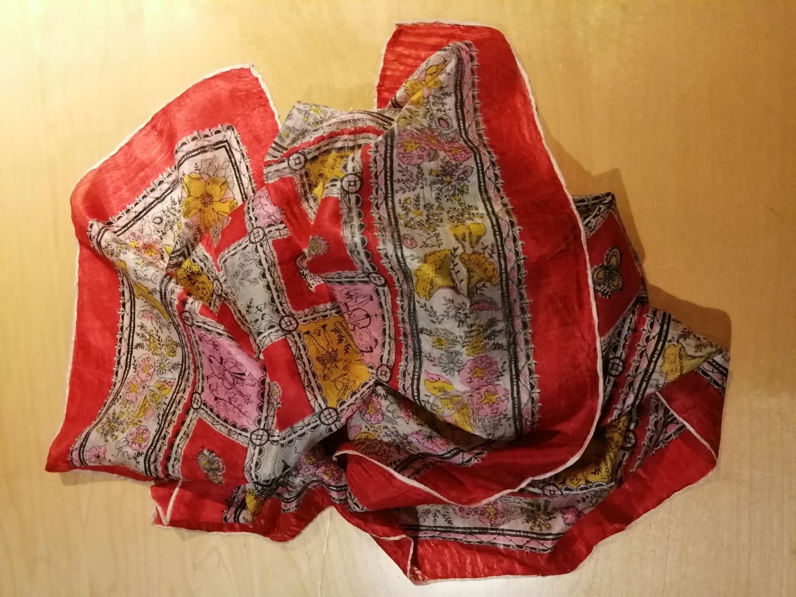 Foulard & Sciarpe: Schönes Seidentuch rot gemustert – Usato da Honau venduto da holunder3