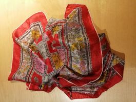 Schönes Seidentuch rot gemustert