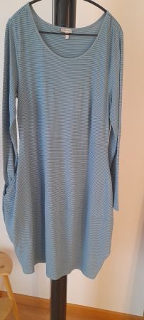 Kleid Deerberg Gr. L in graublau mit seitlichen Taschen