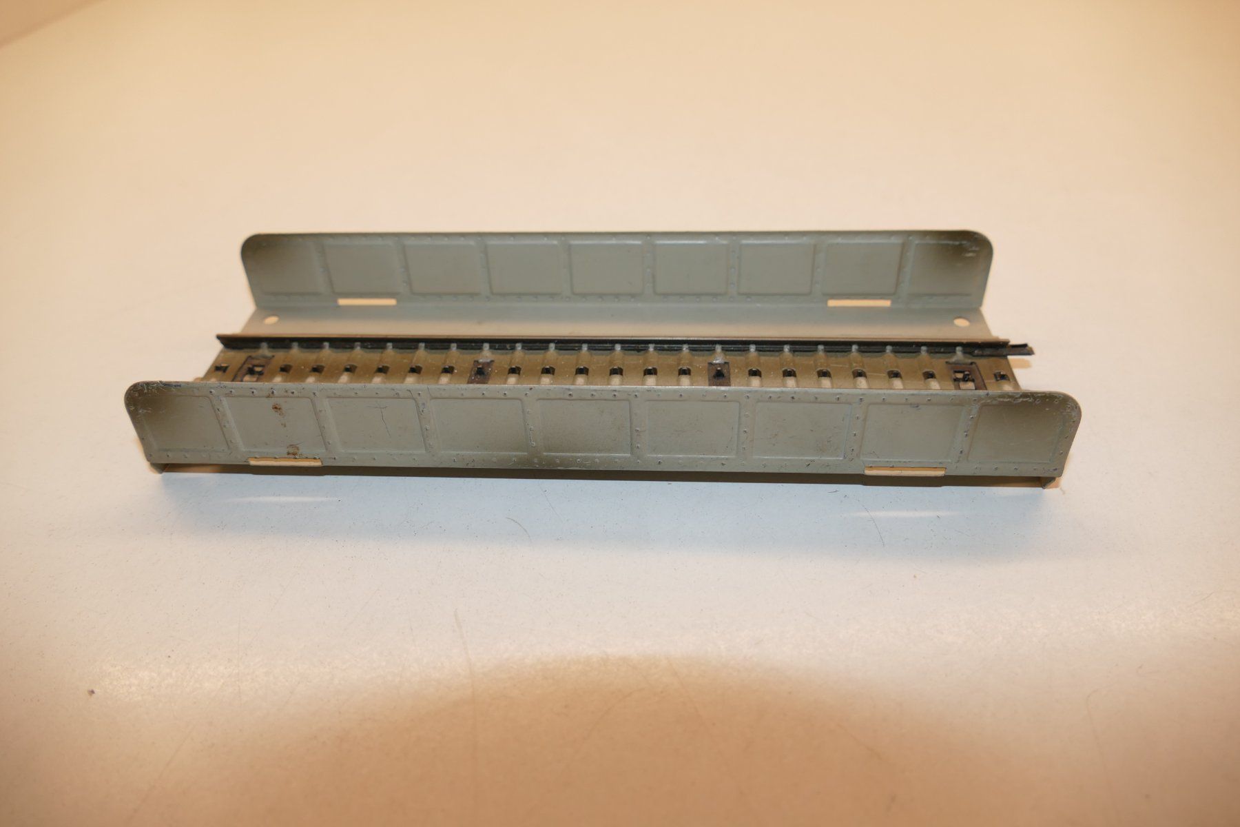 Märklin Modellini di ferrovie: Märklin H0: Vollträgerbrücke – Usato da Niederhasli venduto da rail-duerst