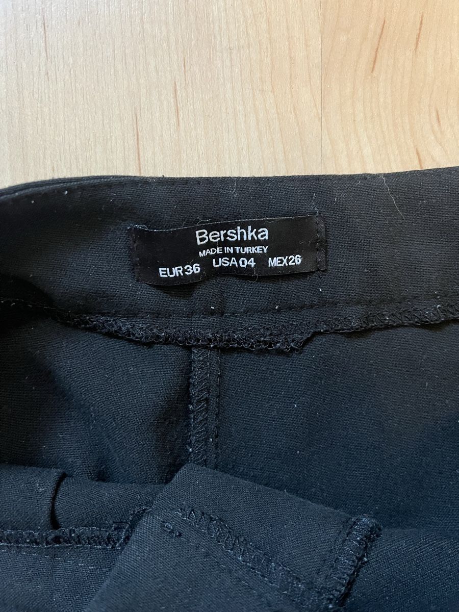 Bershka Pantaloni: Stoffhose Gr. 36 – Usato da Rengg venduto da malika3 1