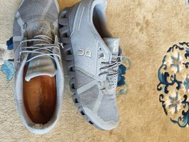 on Schuhe gr 45