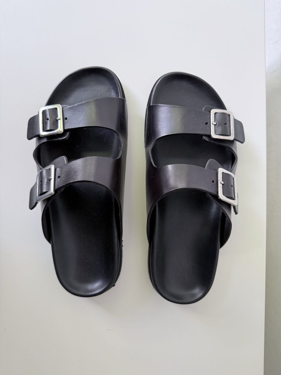 Scarpe da donna: Scarosso Pantoletten schwarz mit Schnallen Grösse 39 – Usato da Basel venduto da A-Z-B
