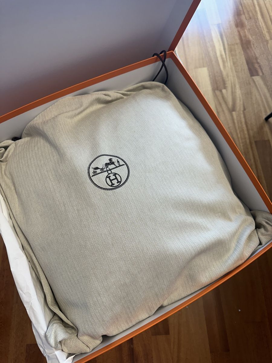 Cuscini: Hermès pillow – Nuovo e nell'imballaggio originale da Kilchberg ZH venduto da cruella 3