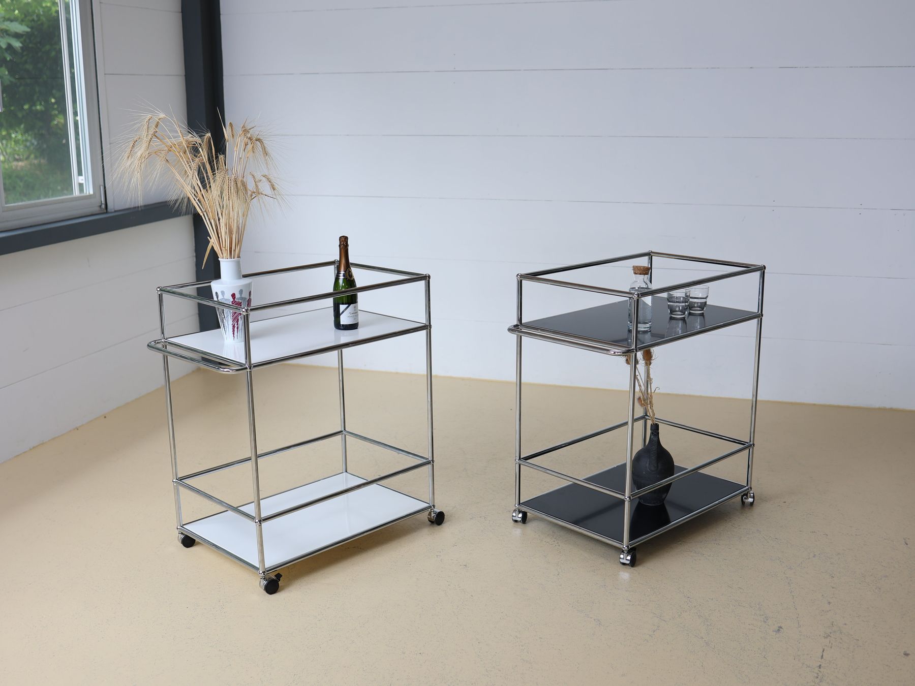USM Carrelli di servizio: USM Haller Servierboy | Schwarz oder Weiss | Neuwertig – Usato da Meinisberg venduto da atelier_TILIJA 6