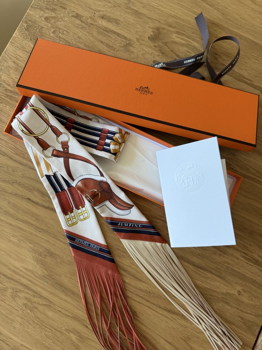 Hermès Foulards, Tücher & Schals: Hermès Twilly Fransen 100% Seide & Leder orange  – Neu und originalverpackt aus Zürich von janni_jj12 1