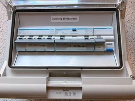 neuwertige Elektrikerartikel (Kleinverteiler, Wandsteckdose)