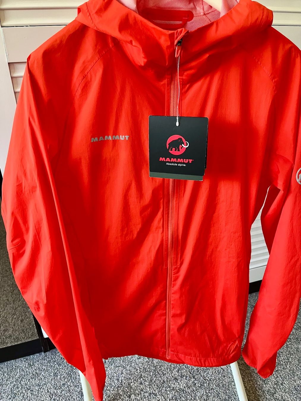 Mammut Giacche: MAMMUT Rainspeed Jacket, dark orange, ultralight, GrM/50 – Nuovo e nell'imballaggio originale da Adliswil venduto da vette56