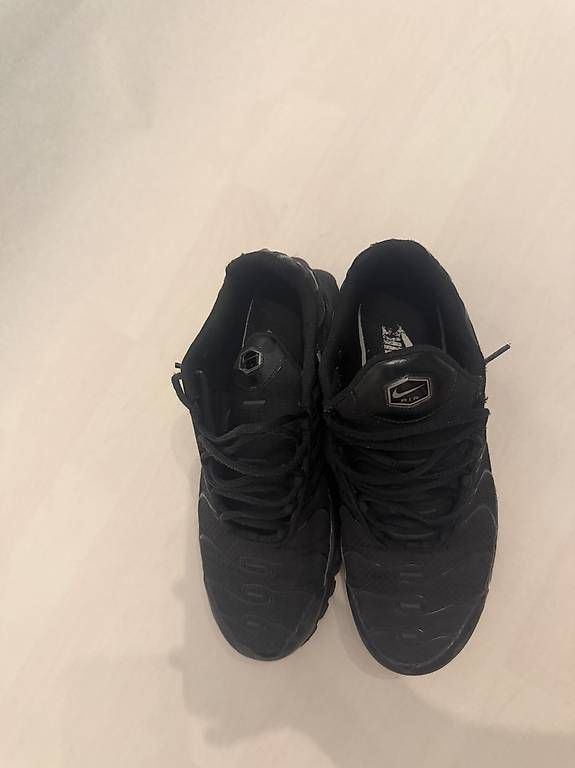 Scarpe da uomo: Nike Air Max Plus TN Black 44 – Usato da Dürnten venduto da BanziDani 2