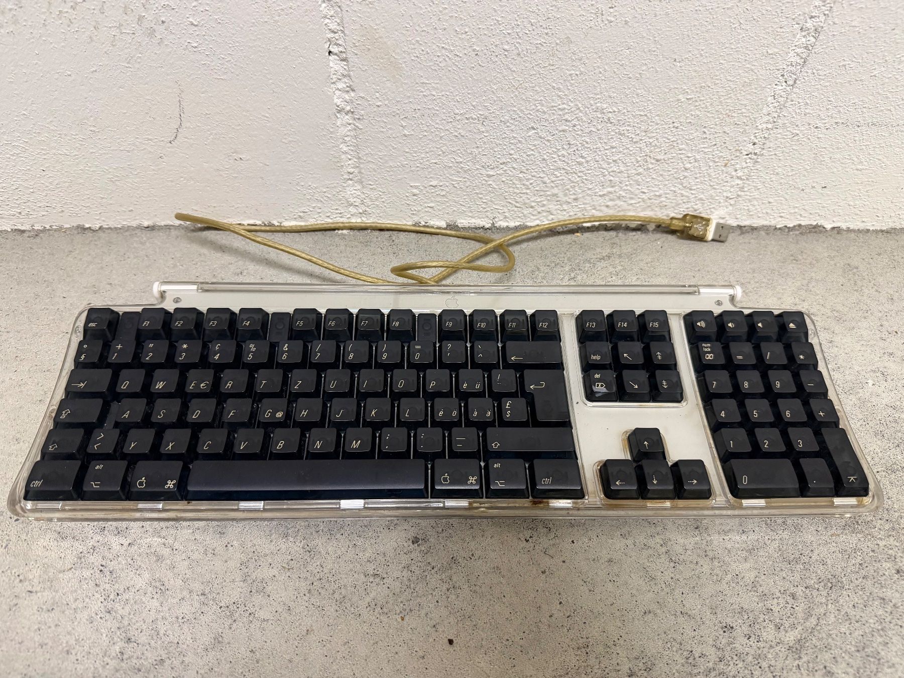 Apple Tastiere: Apple Keyboard M7803 – Usato da Niederwangen b. Bern venduto da Leonerb