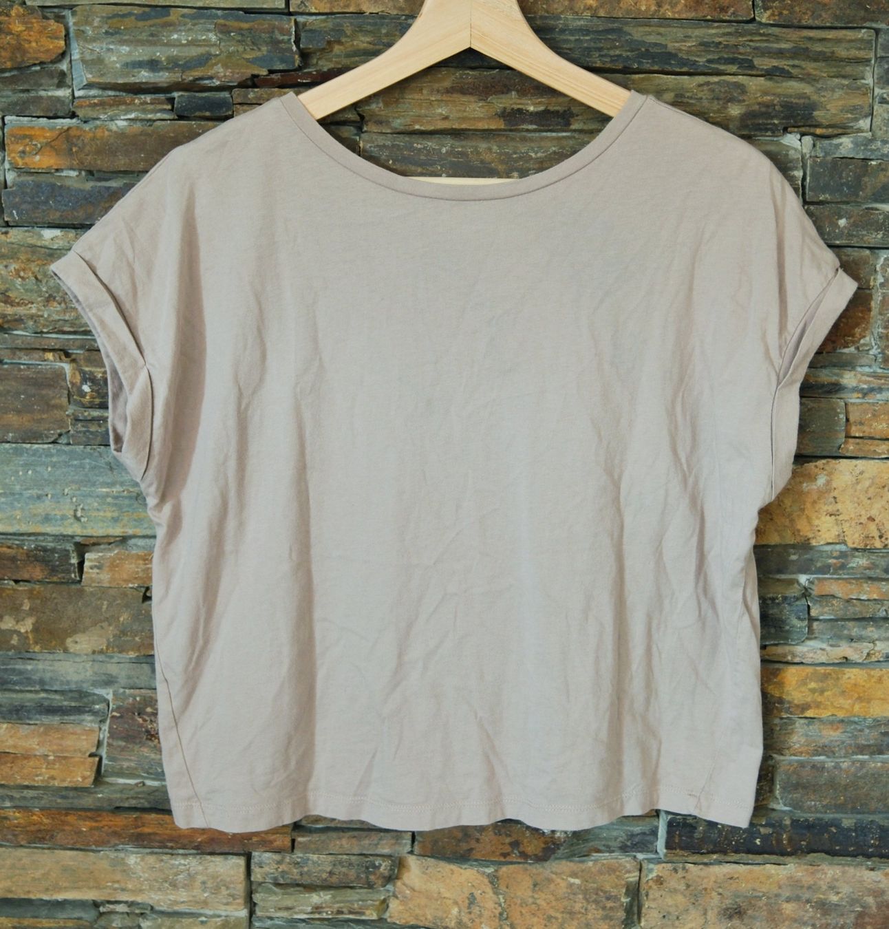 T-shirt: T-Shirt cropped beige Gr. M – Usato da Wohlen AG venduto da Exitburn 1