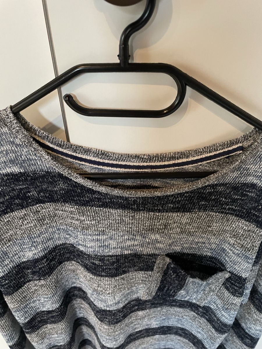 Maglioni & Felpe: Gestreiftes Langarmshirt mit Tasche, Grösse M – Usato da Rütihof venduto da Biene16 2