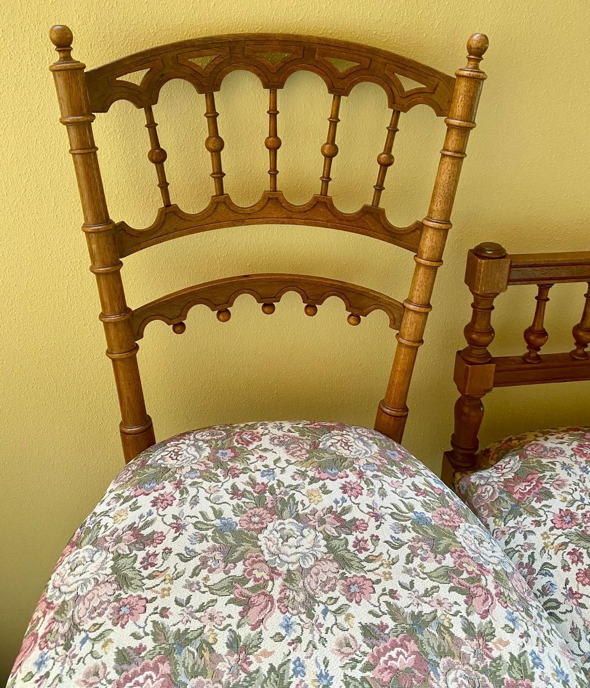 Sedie: Antike Stühle mit Blumenmuster - 2er Set – Usato da Krauchthal venduto da MEWA01 8