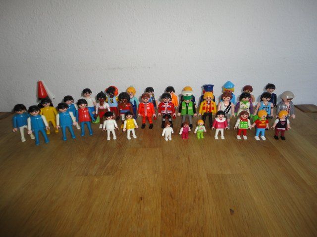 Playmobil Giocattoli: PLAYMOBIL FIGUREN 36 X – Usato da Teufen AR venduto da Donschabl 5
