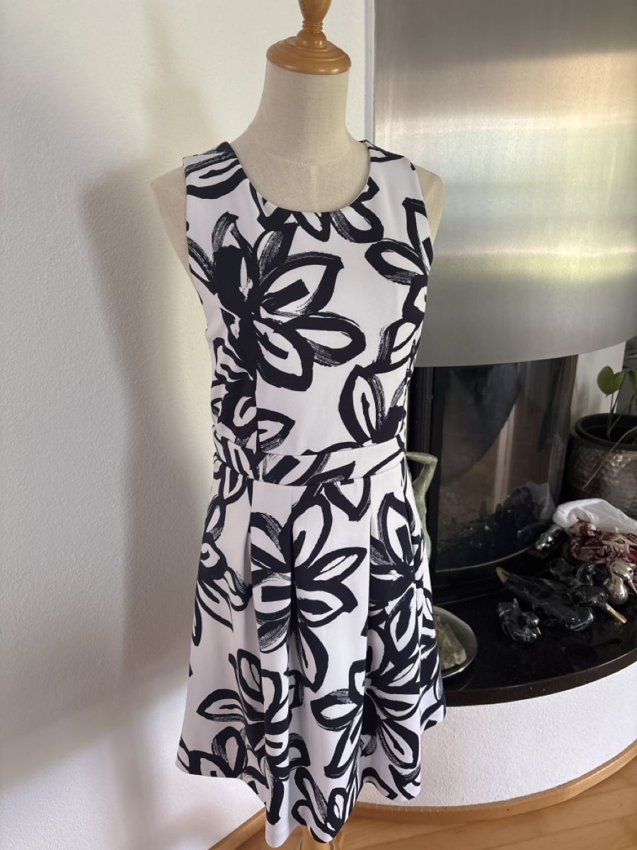 Robes: INC Kleid Gr M – Neuf (Voir description) à Embrach par Dmoney