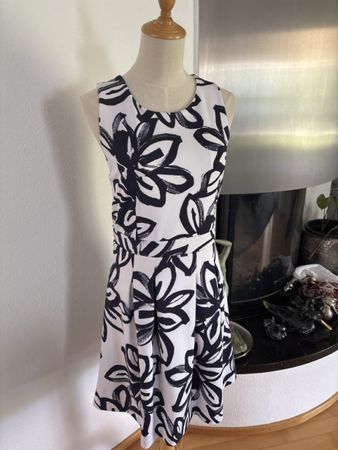 INC Kleid Gr M