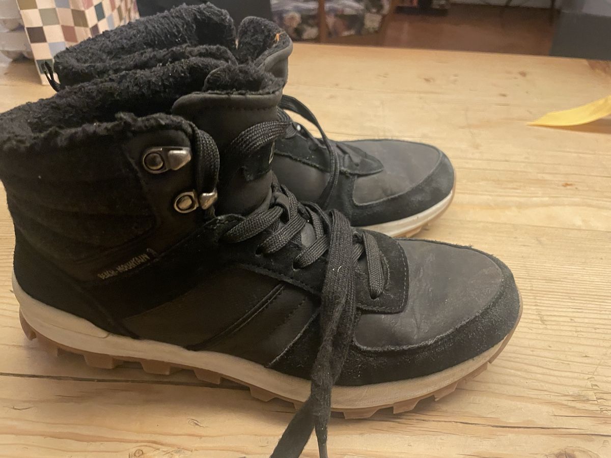 Scarpe da uomo: Winterschuhe Herren/Jugendliche – Usato da Basel venduto da Quasimoda