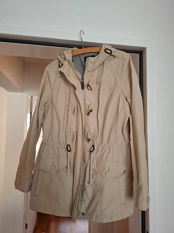 Jacken: Beige Übergangsjacke, Grösse 42 – Gebraucht aus Sursee von Migamo55