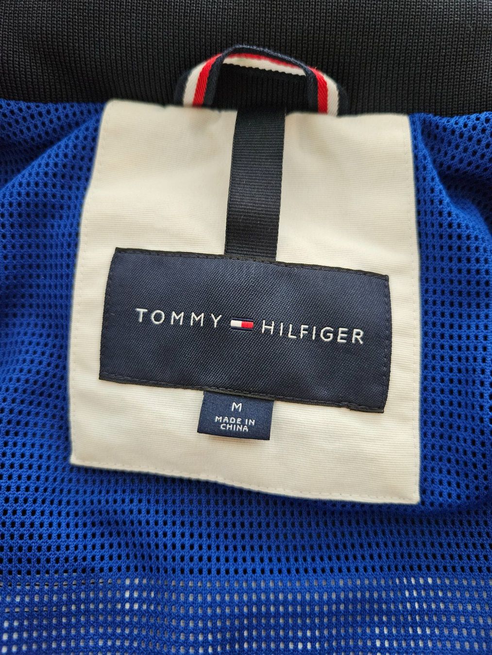 Tommy Hilfiger Jacken: Tommy Hilfiger Jacke Grösse M Übergangsjacke – Gebraucht aus Hägglingen von United-Village-Trade 4