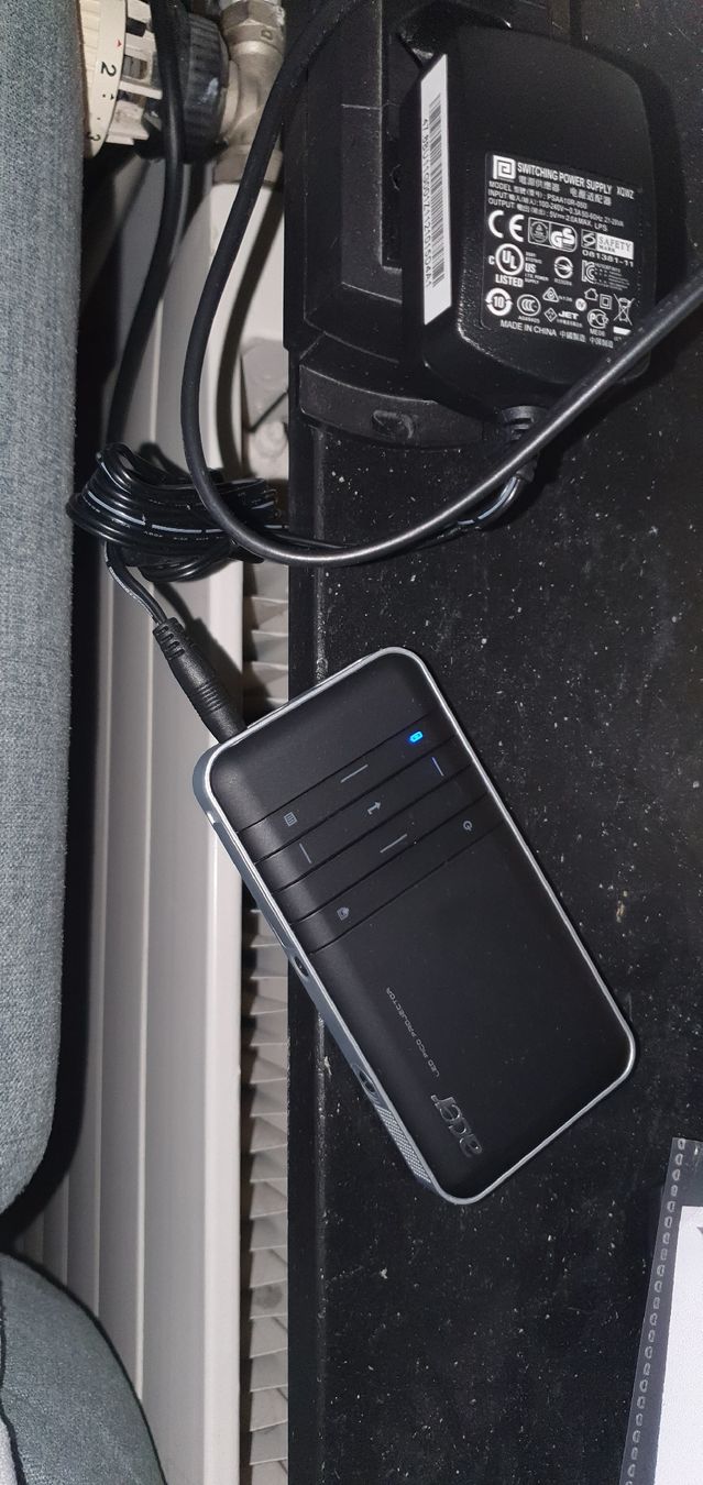 Acer Proiettori: Acer C20 Mini Projektor – Usato da Thalwil venduto da ald_6yrs 1