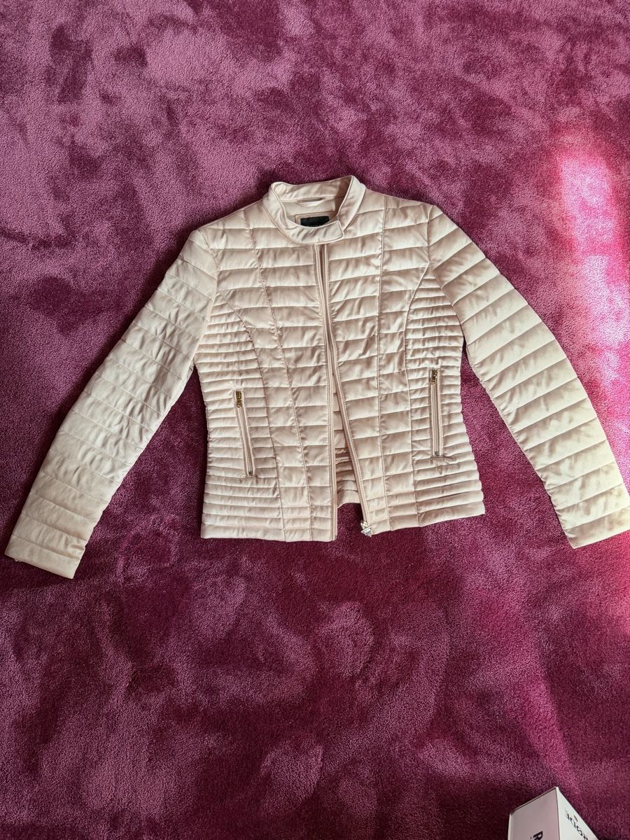 Guess Giacche: Guess Jacke S – Nuovo (secondo la descrizione) da Weiningen TG venduto da Andrina.tnr 1