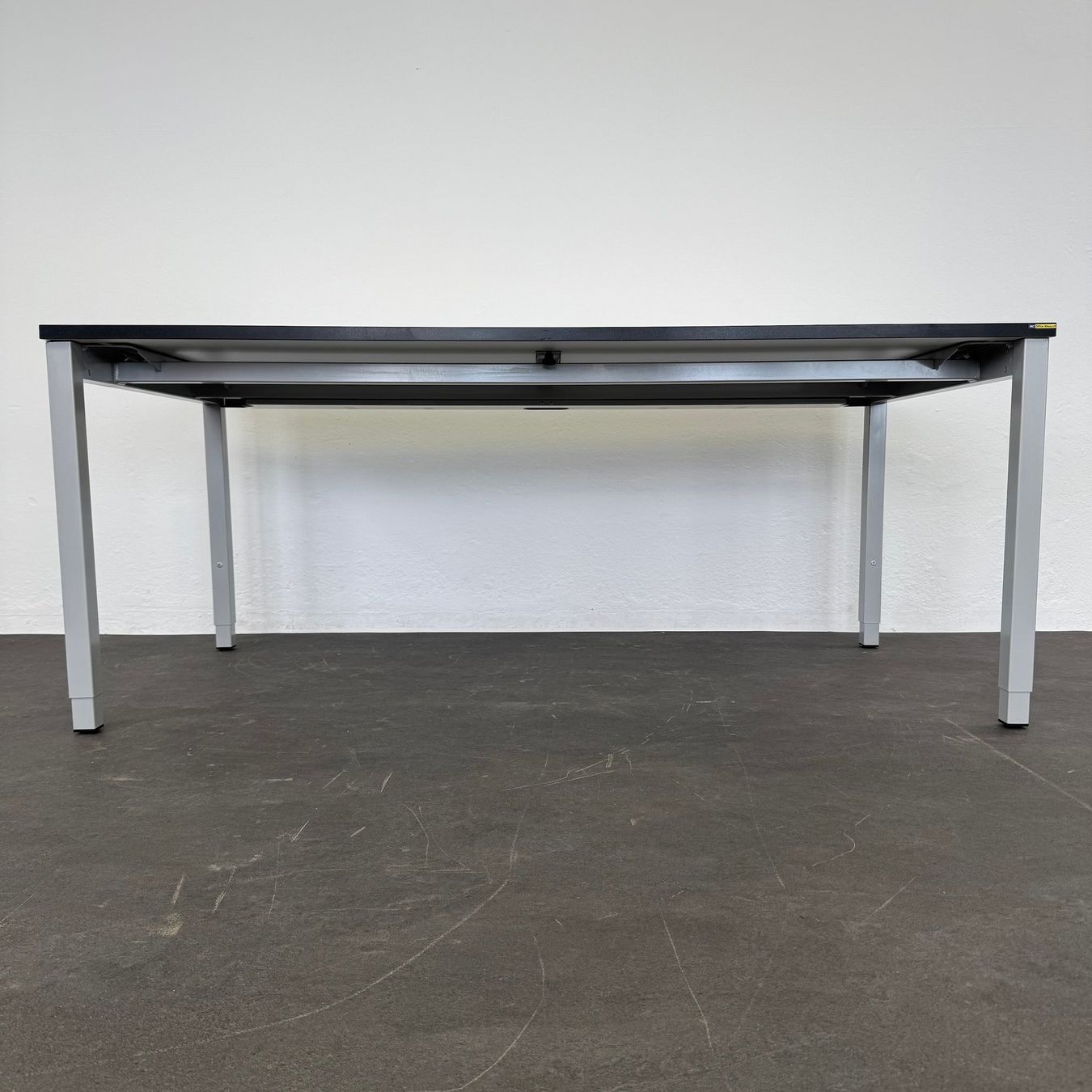 Embru Schreibtische: Embru eQ Vierbeintisch 1800x900 mm – Gebraucht aus Schönenwerd von mcofficeshop 3
