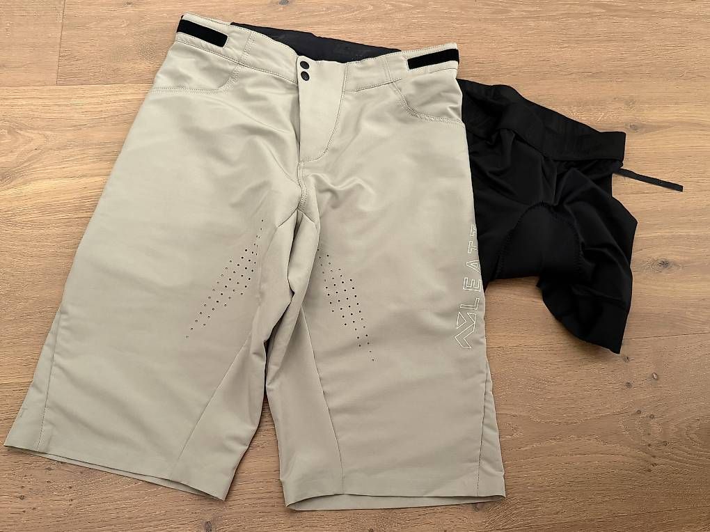 Hosen: LEATT Damen-MTB-Shorts – Gebraucht aus Neuenkirch von syl_2x6h