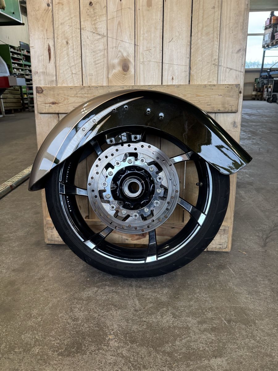 Pneumatici & Ruote complete: Harley Road Glide 2013 Vorderrad – Usato da Grosswangen venduto da honda1986
