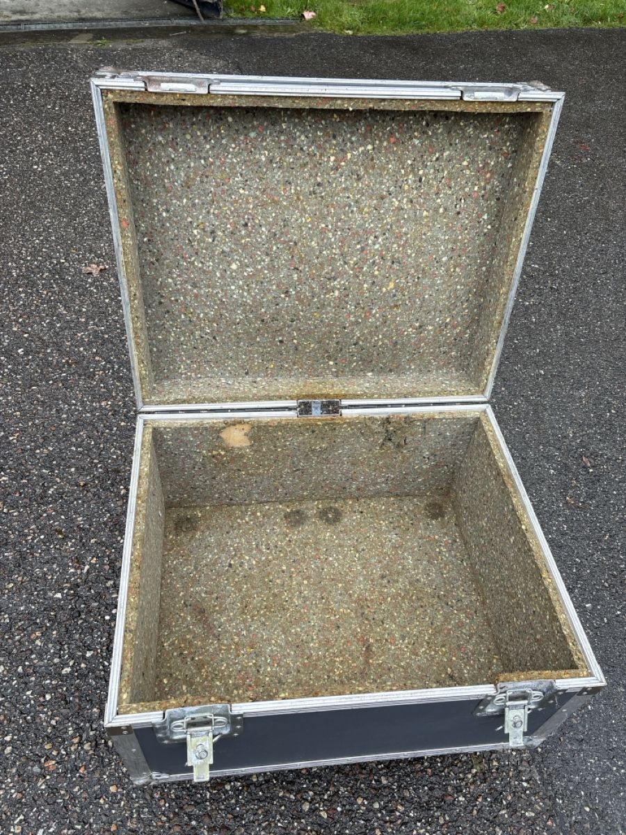 Casse di trasporto: Flightcase Amptown Cases mit Räder – Usato da Lützelflüh-Goldbach venduto da Deiv4 1