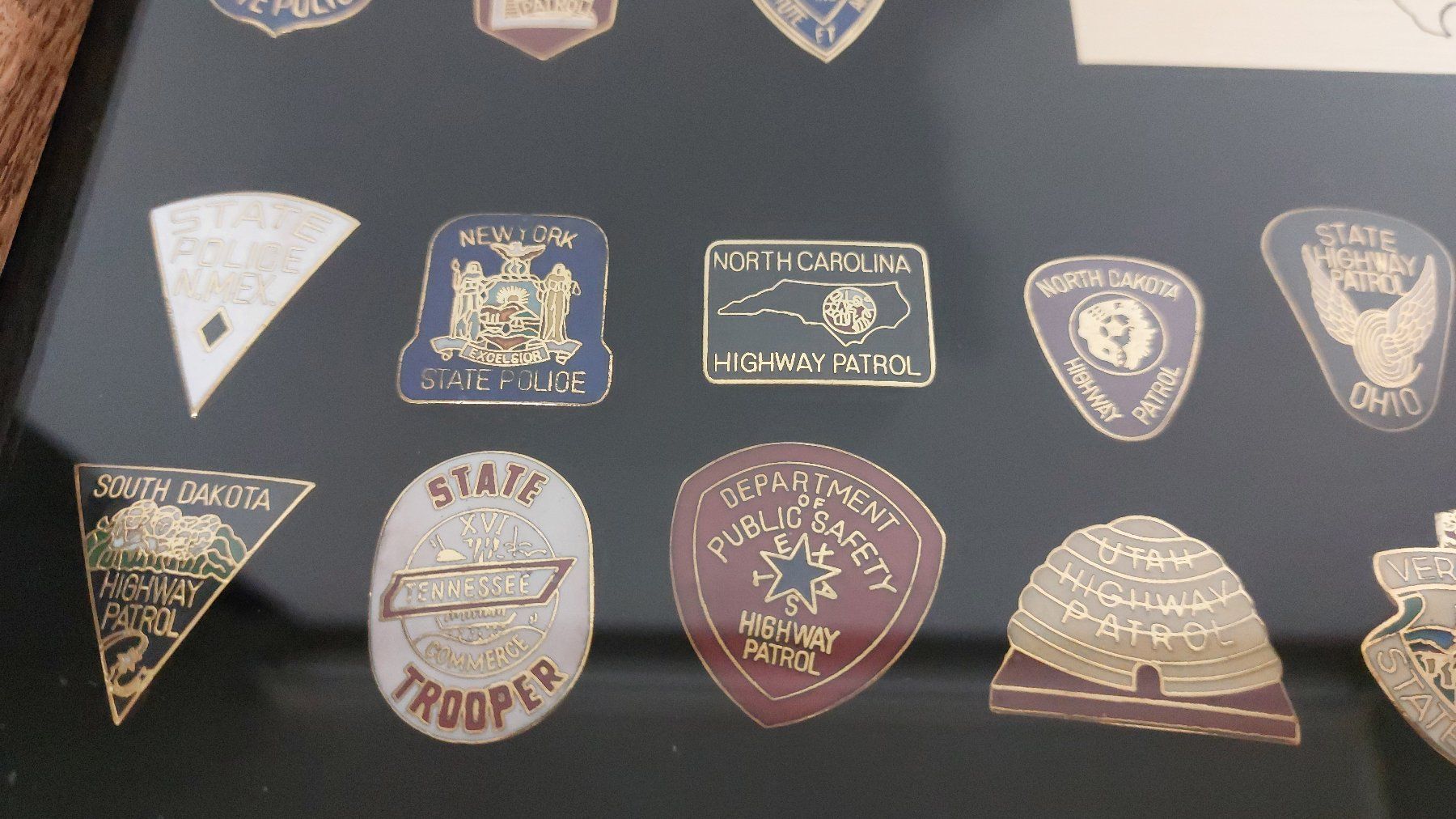 Placchette & Badge: U.S.50 STATE POLICE PATCH PIN COLLECTORS SET – Nuovo (secondo la descrizione) da Dornach venduto da Lok-Service-56 3