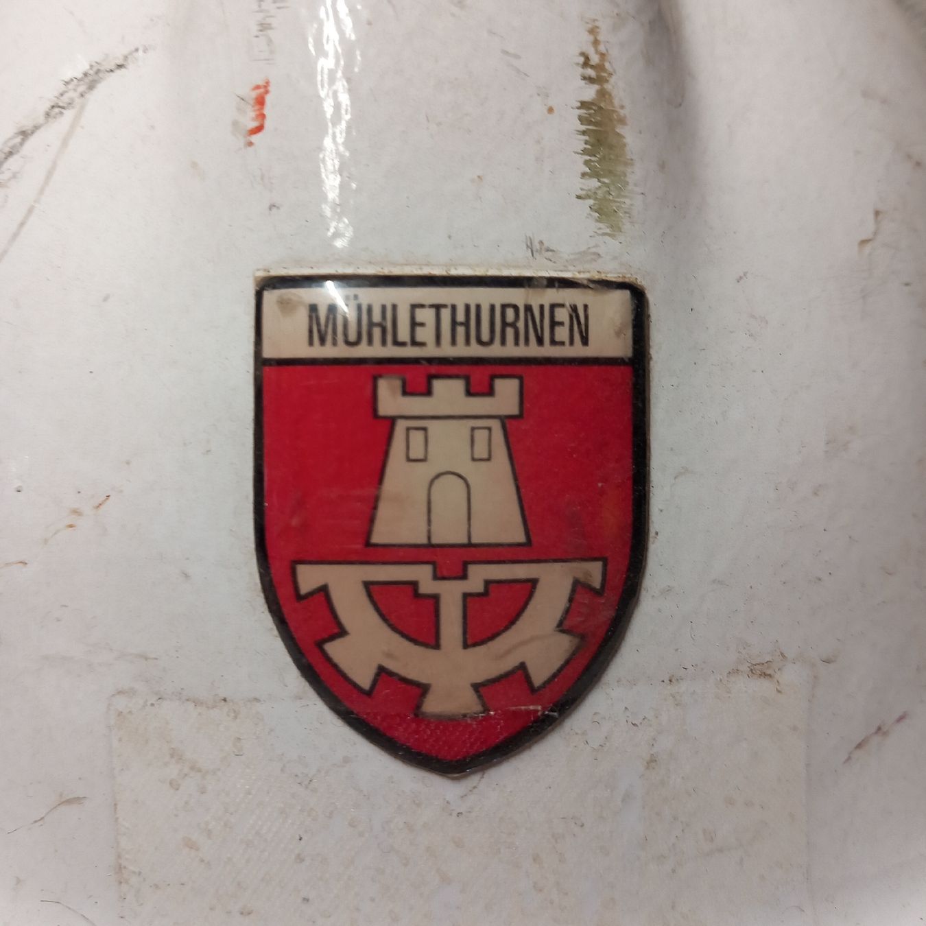 Pompieri: Alter Feuerwehrmann Helm Mühlethurnen – Usato da Gwatt (Thun) venduto da umwelt-brocki 2